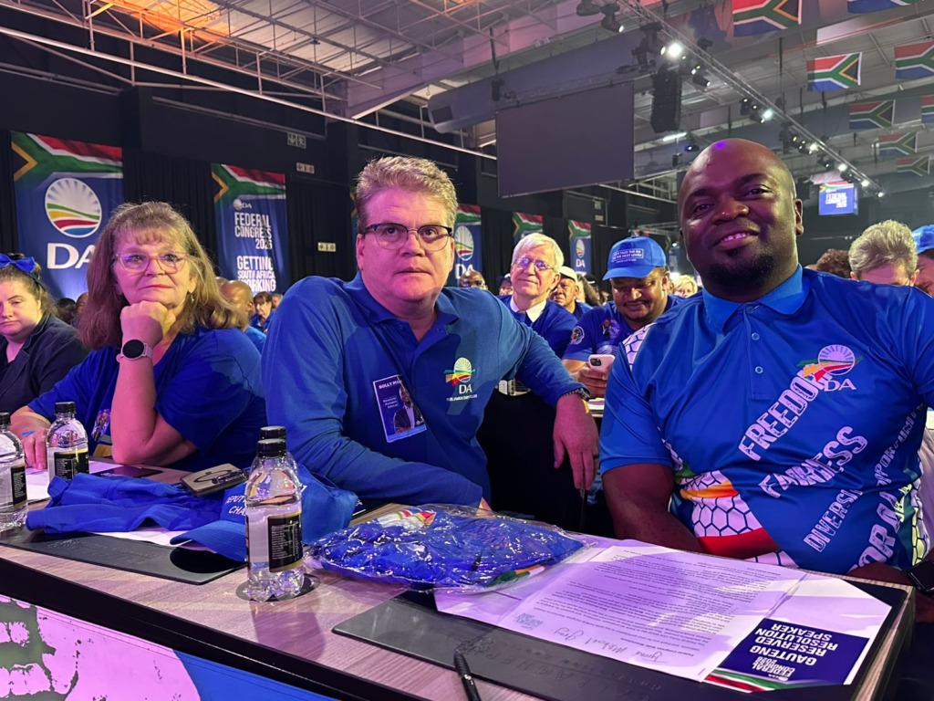 Solly Msimanga, DA-leier in Gauteng, Janho Engelbrecht, DA-LP en Valerie Dorfling, aktivis van Krugersdorp. 