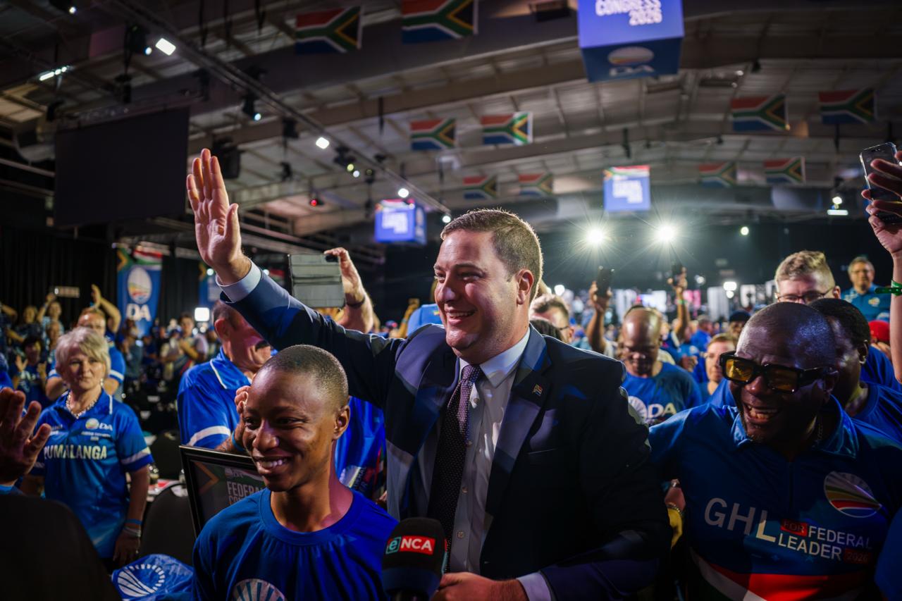 Geordin Hill-Lewis, burgemeester van Kaapstad, is die DA se nuwe federale leier.