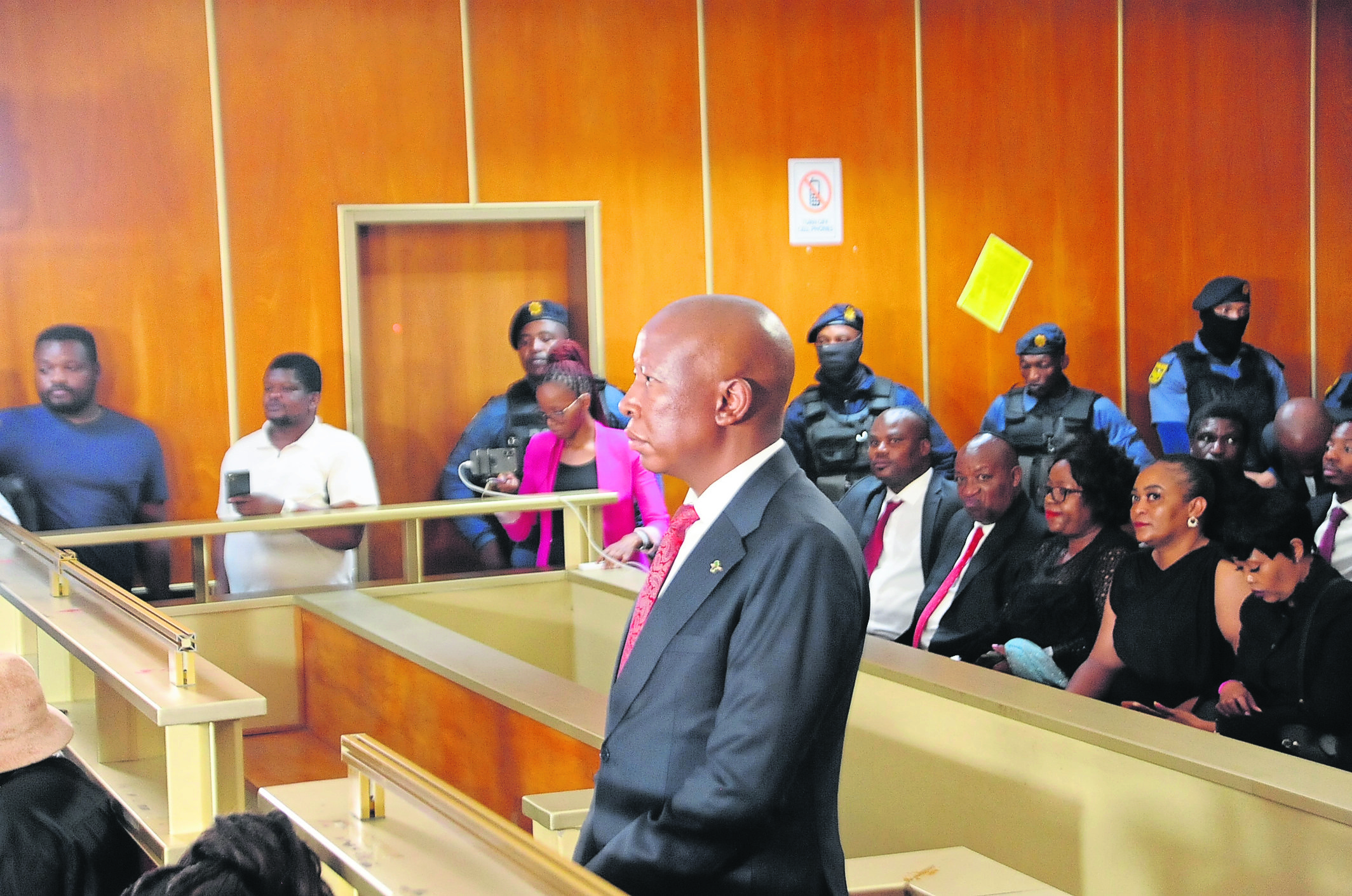 Julius Malema, EFF-leier, in die Oos-Londen landdroshof.