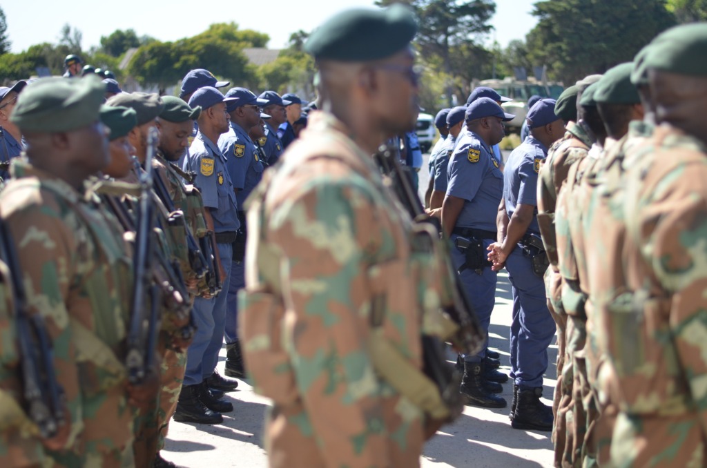 Die weermag sal saam met die polisie en Kaapse wetstoepassers oor die volgende jaar operasies op die Kaapse Vlakte uitvoer.