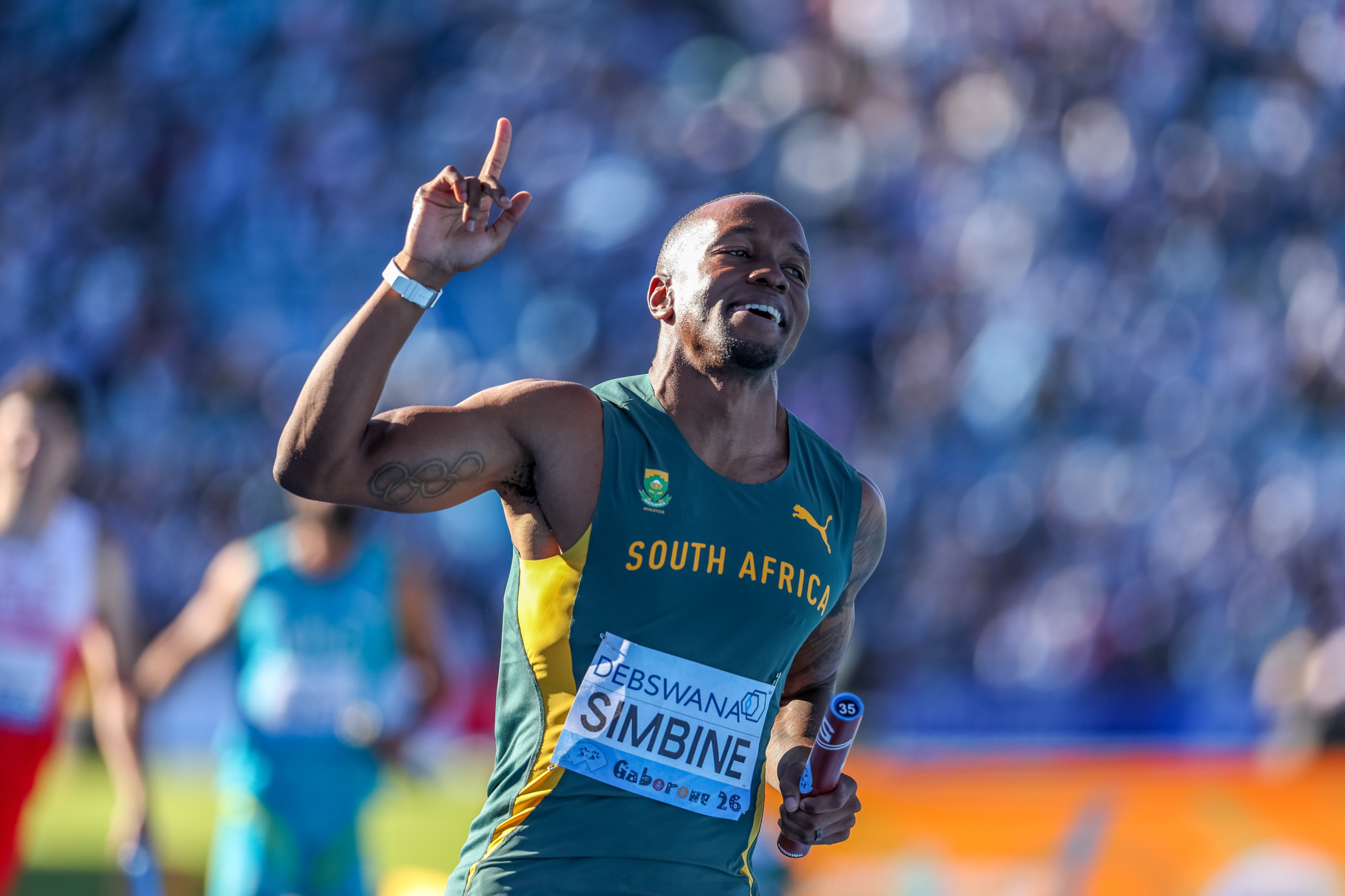 Akani Simbine en sy spanmaats het ’n nasionale 4x100m-rekord opgestel.