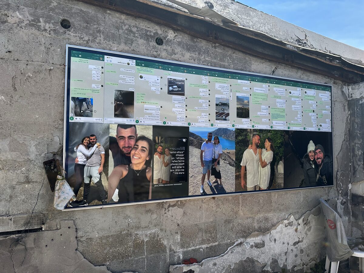 Foto’s in die Kfar Aza-kibboets, waar Israeli’s in 2023 deur Hamas en ander gewapende magte van Gasa vermoor is.