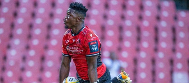 Siba Mahashe van die Lions druk vroeër in die seisoen ’n drie.