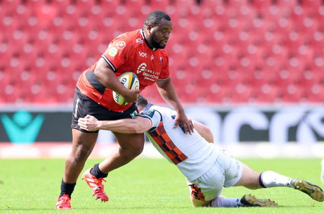 Lions-stut Asenathi Ntlabakanye.