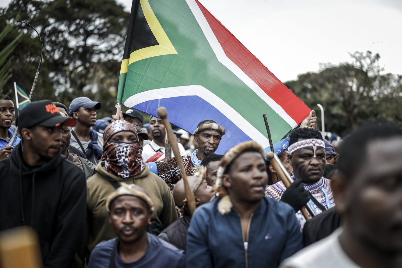 Duisende mense het 30 Junie regoor Suid-Afrika teen ongedokumenteerde buitelanders betoog.