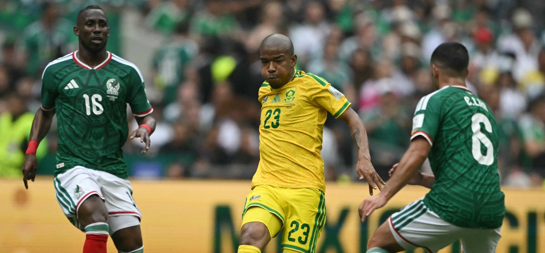 Jayden Adams sal na verwagting in die middelveld begin teen Suid-Korea.