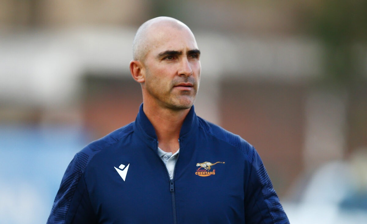 Ruan Pienaar, een van die Cheetahs-afrigters.