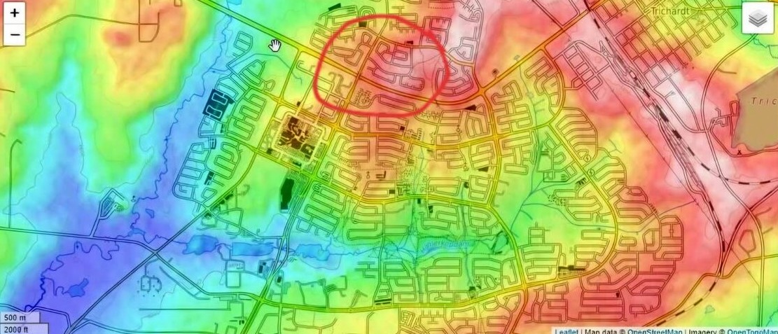 ’n Topografiese kaart van Secunda. Dele in rooi kry gewoonlik heel laaste water.