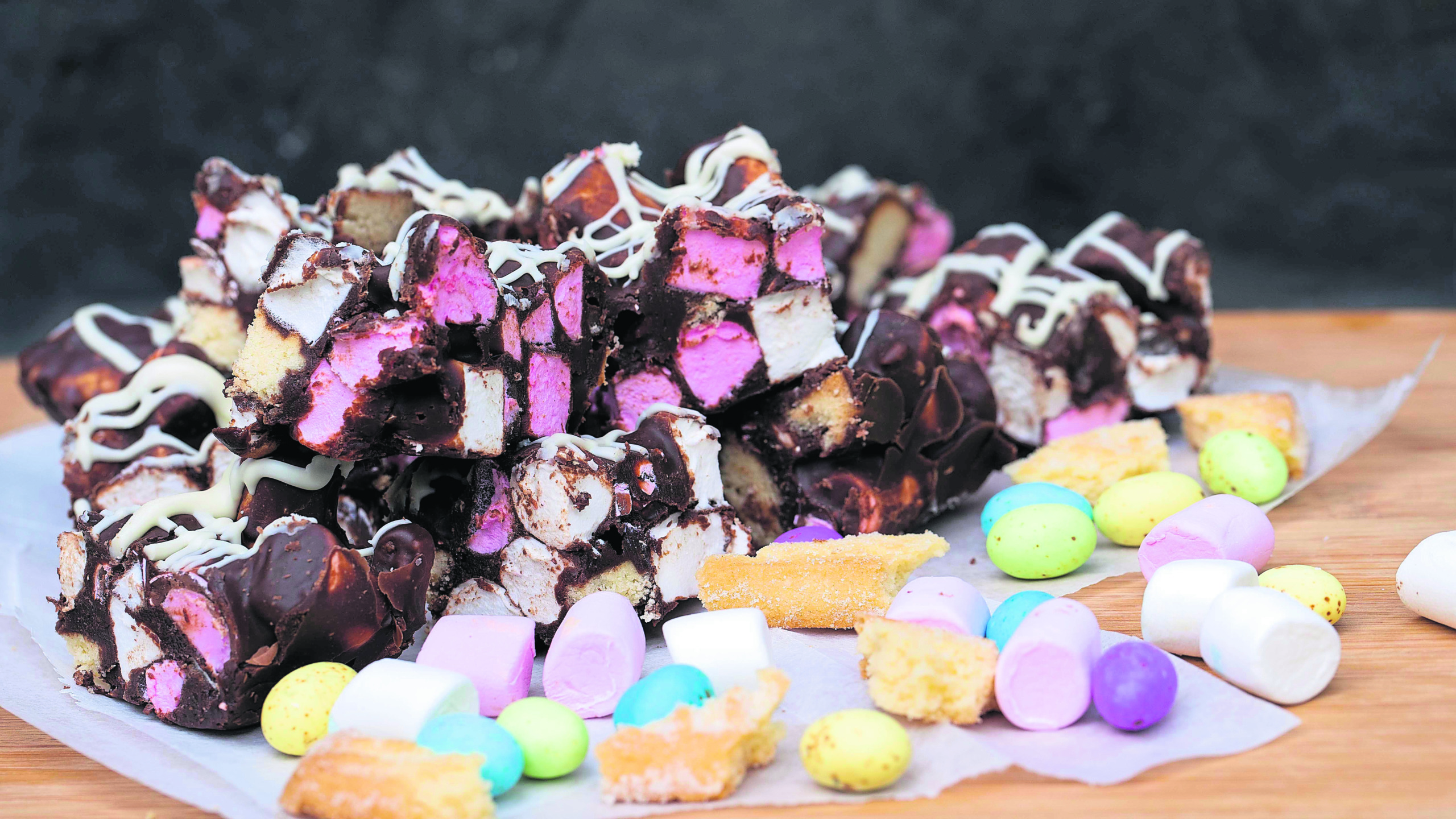 Rocky road-sjokolade-fudge.