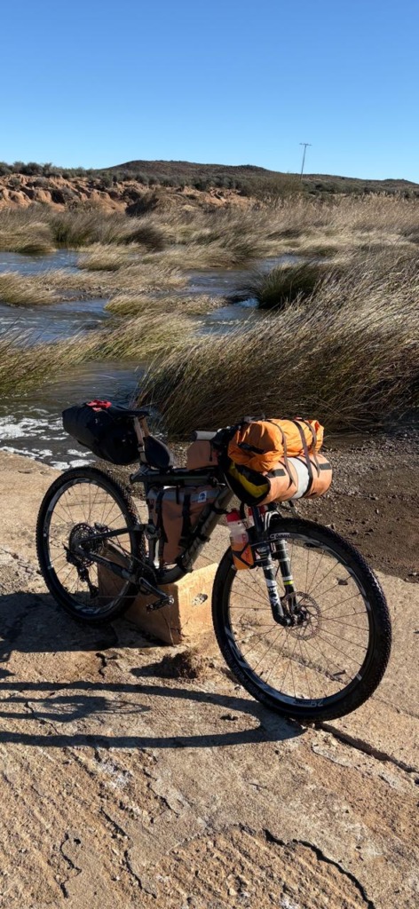 Hennie van Eck se getroue fiets wat hom oor die landskap dra. 