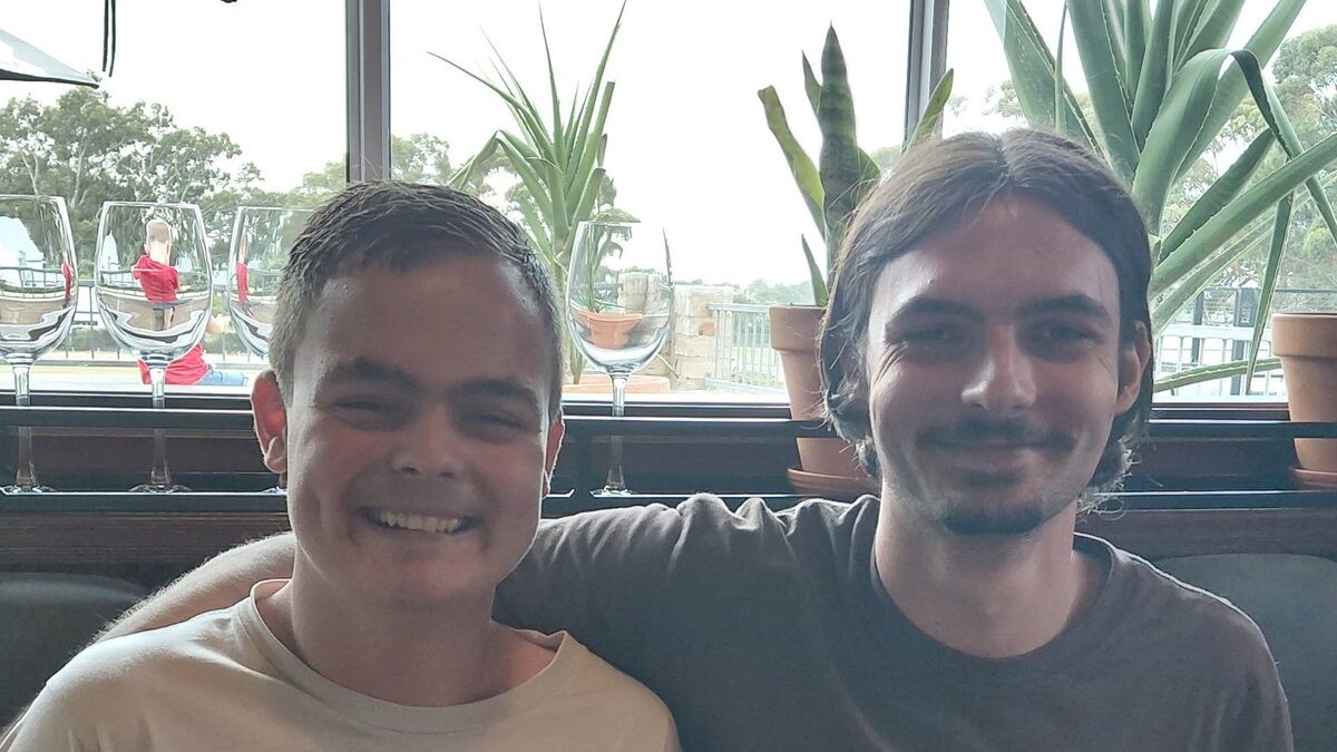 Die twee boeties, Izak en Ruan van Jaarsveldt van Hermanus wat saam met hul ouers, Rudi en Lara in verlede Dinsdag se ongeluk oorlede is.