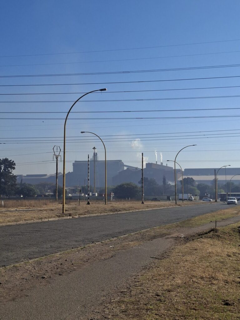 Fabrieke in Vanderbijlpark is een van die oorsake van erge lugbesoedeling.