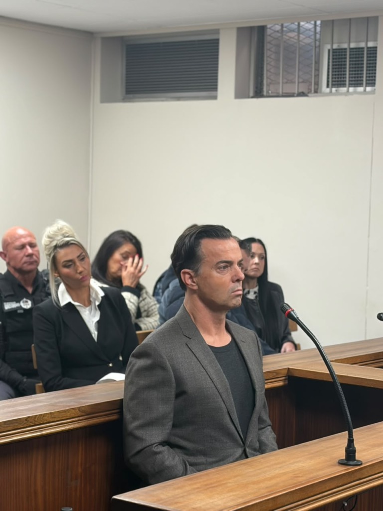 Die uitspraak op Viljoen se borgtogaansoek word in die gespesialiseerde handelsmisdaadhof in Pretoria gelewer.