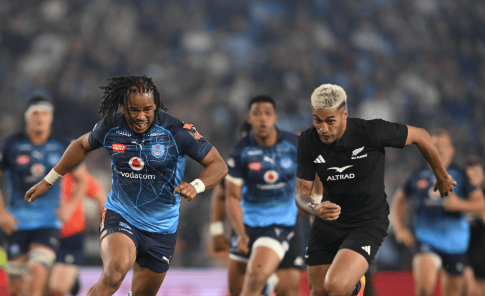 Onkeerbare All Blacks oorrompel Bulle met vinnige spel