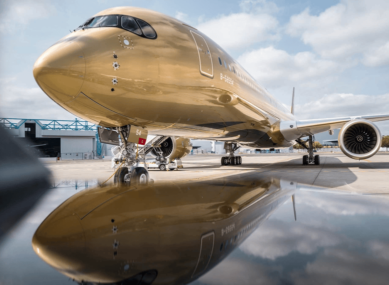Airbus A350-1000 AIRSORAYAMA GOLD.