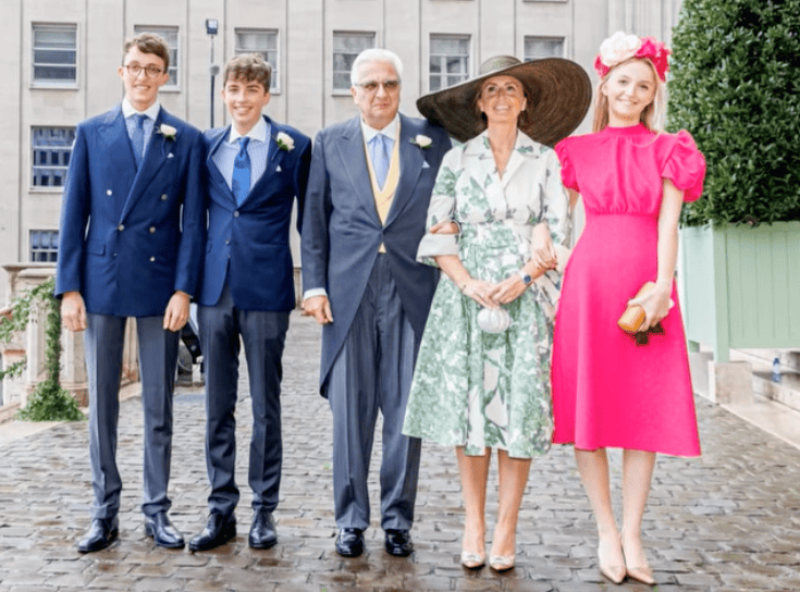 Prins Laurent, prinses Claire en hul drie kinders. Foto: Video-skermgreep