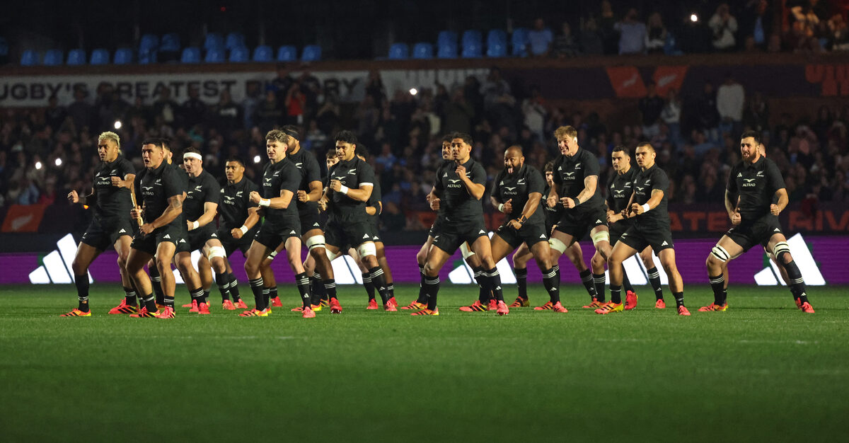 Die All Blacks het die haka Saterdagaand weer met passie op Loftus Versfeld uitgevoer.