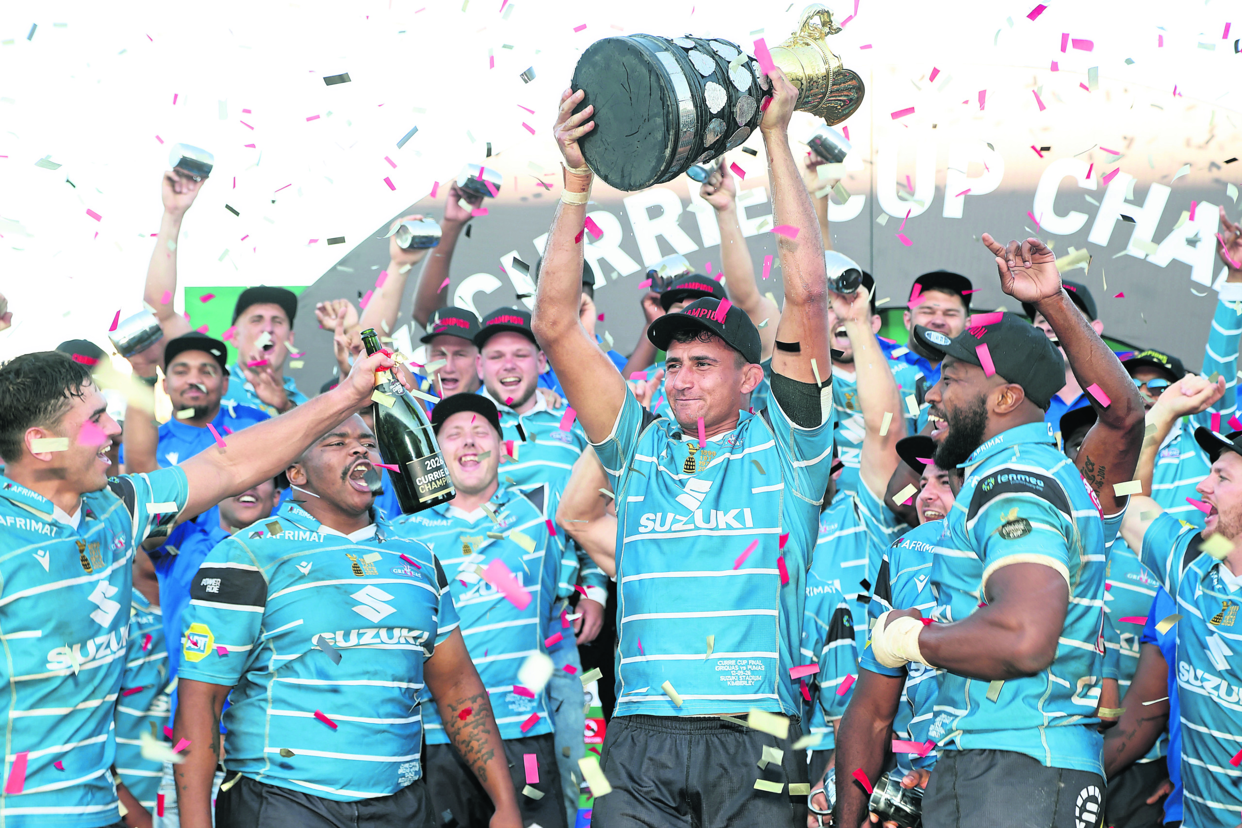 Albert Liebenberg, kaptein van Griekwas, vier sy span se oorwinning. Foto: Gallo Images.