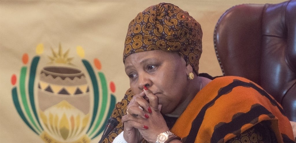Voormalige speaker Mapisa-Nqakula se korrupsieverhoor uitgestel weens swak gesondheid